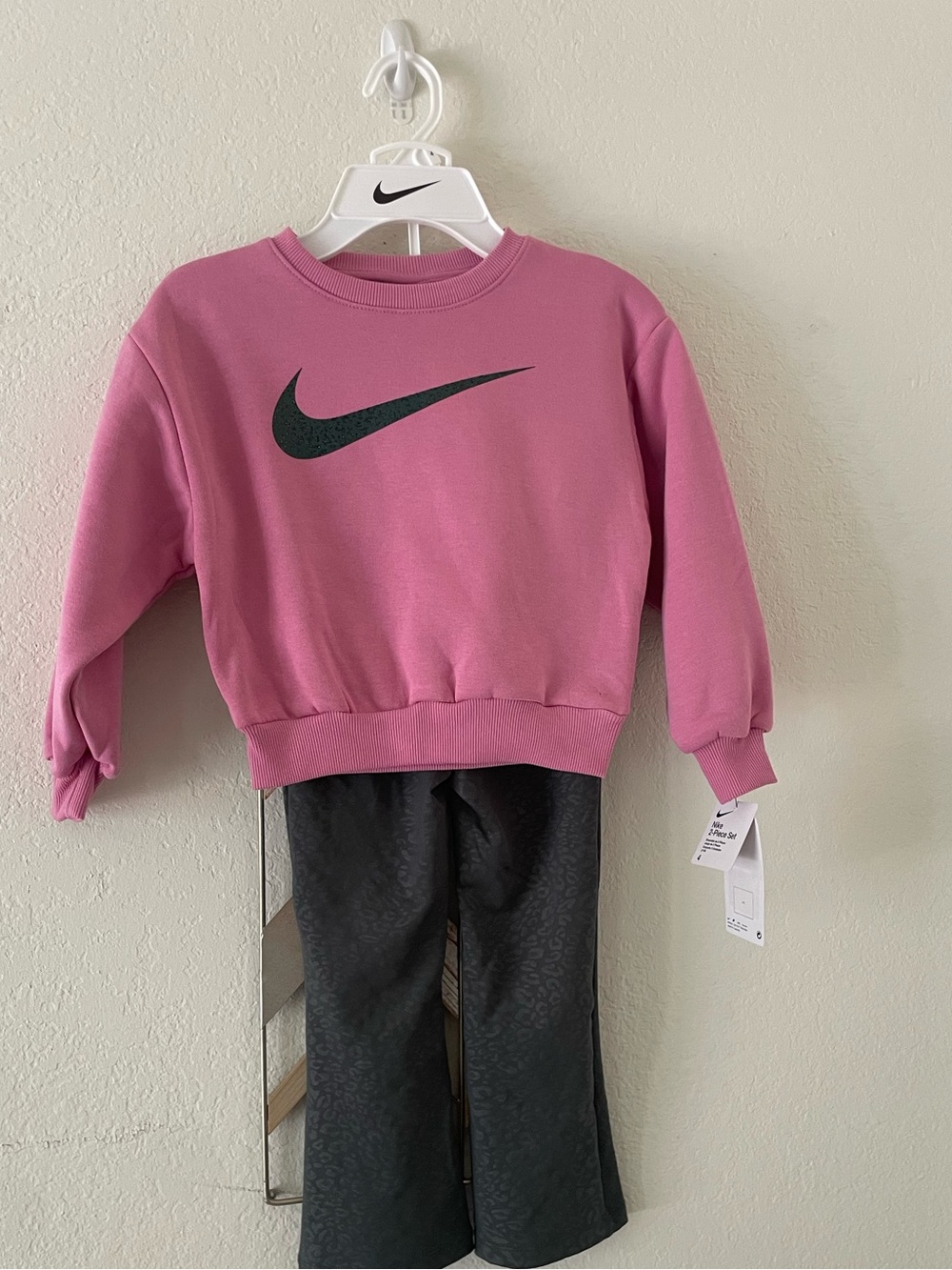 Nike toddler set - Picture 2 of 7